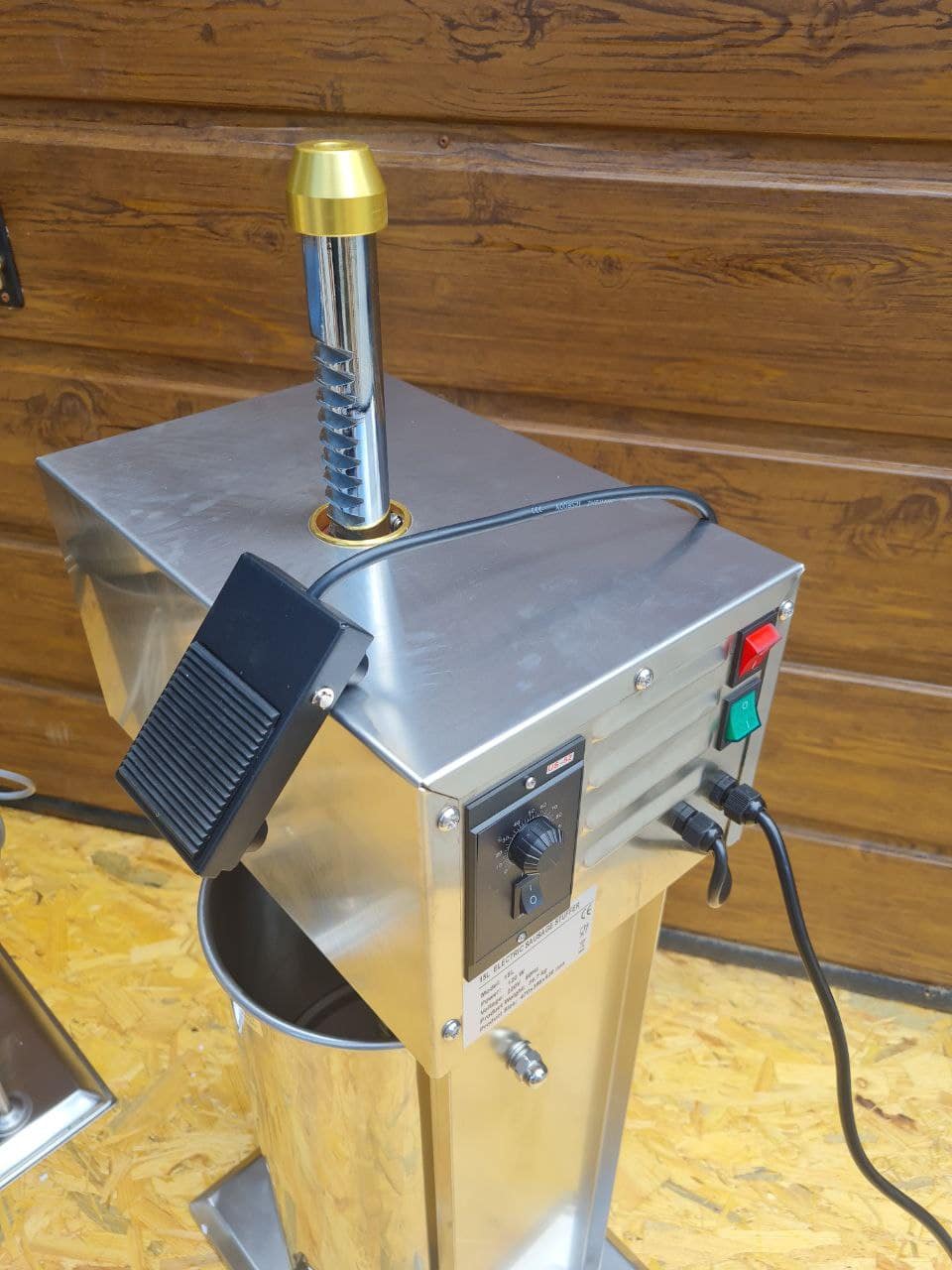 Mașină de umplut cârnați electric Salvador 15l 260W - imagine 8